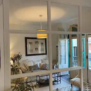 https://casa-de-los-escuderos-malaga-centro-historico.hotelsinnerja.org